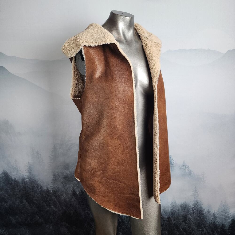 Dylan by True Grit Vegan Leather Sherpa Open Vest | Women's Medium